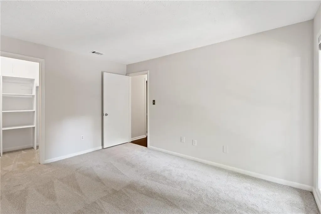 8740 Roswell Road Unit 3d, Sandy Springs, Georgia 30350, 3 Bedrooms Bedrooms, ,2 BathroomsBathrooms,Residential,Sold,8740 Roswell Road Unit 3d,6893851