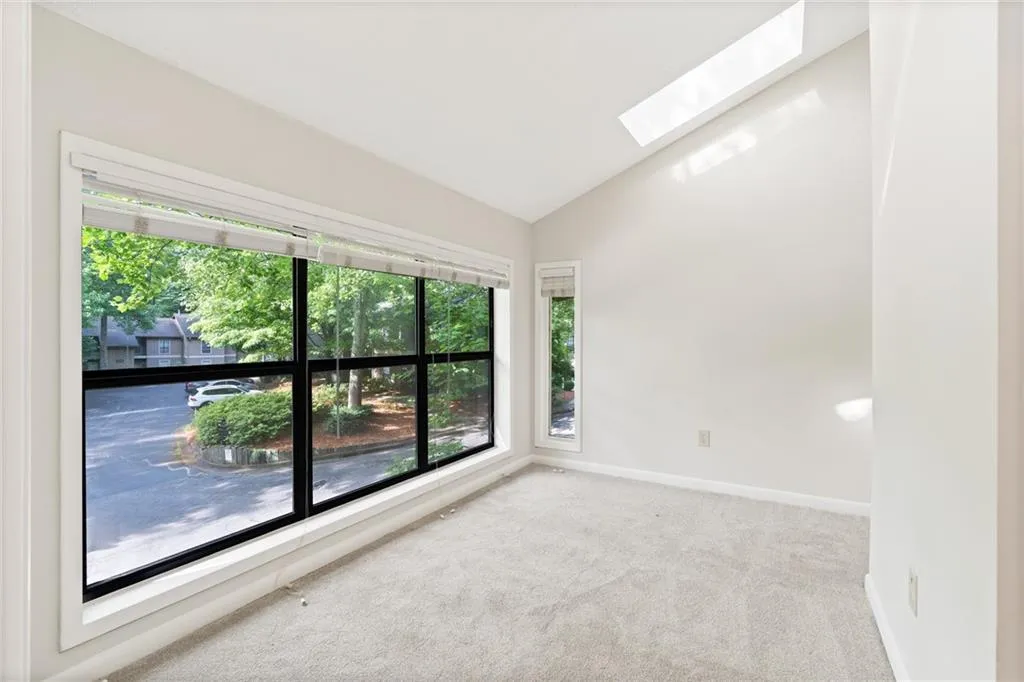 8740 Roswell Road Unit 3d, Sandy Springs, Georgia 30350, 3 Bedrooms Bedrooms, ,2 BathroomsBathrooms,Residential,Sold,8740 Roswell Road Unit 3d,6893851