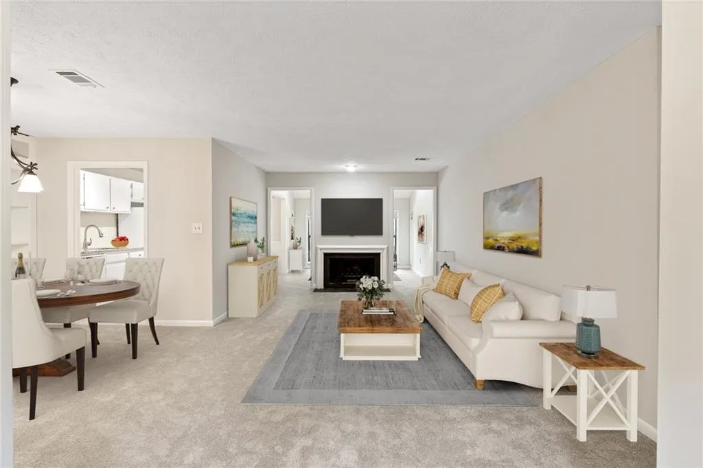 8740 Roswell Road Unit 3d, Sandy Springs, Georgia 30350, 3 Bedrooms Bedrooms, ,2 BathroomsBathrooms,Residential,Sold,8740 Roswell Road Unit 3d,6893851