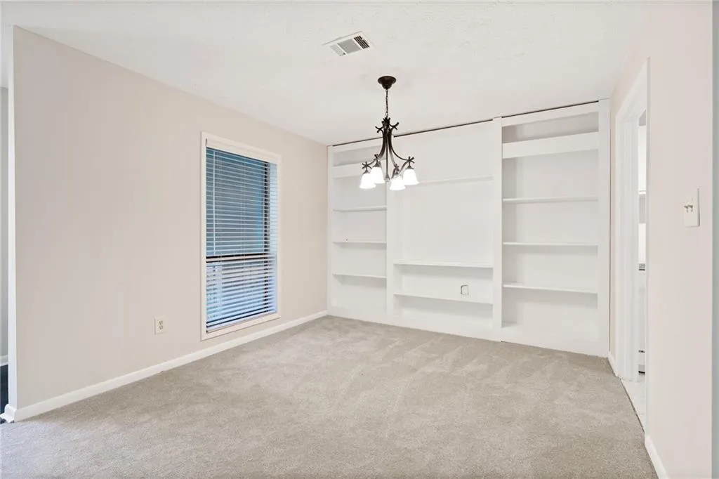 8740 Roswell Road Unit 3d, Sandy Springs, Georgia 30350, 3 Bedrooms Bedrooms, ,2 BathroomsBathrooms,Residential,Sold,8740 Roswell Road Unit 3d,6893851