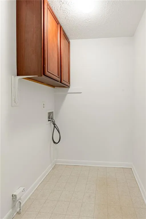 8740 Roswell Road Unit 3d, Sandy Springs, Georgia 30350, 3 Bedrooms Bedrooms, ,2 BathroomsBathrooms,Residential,Sold,8740 Roswell Road Unit 3d,6893851