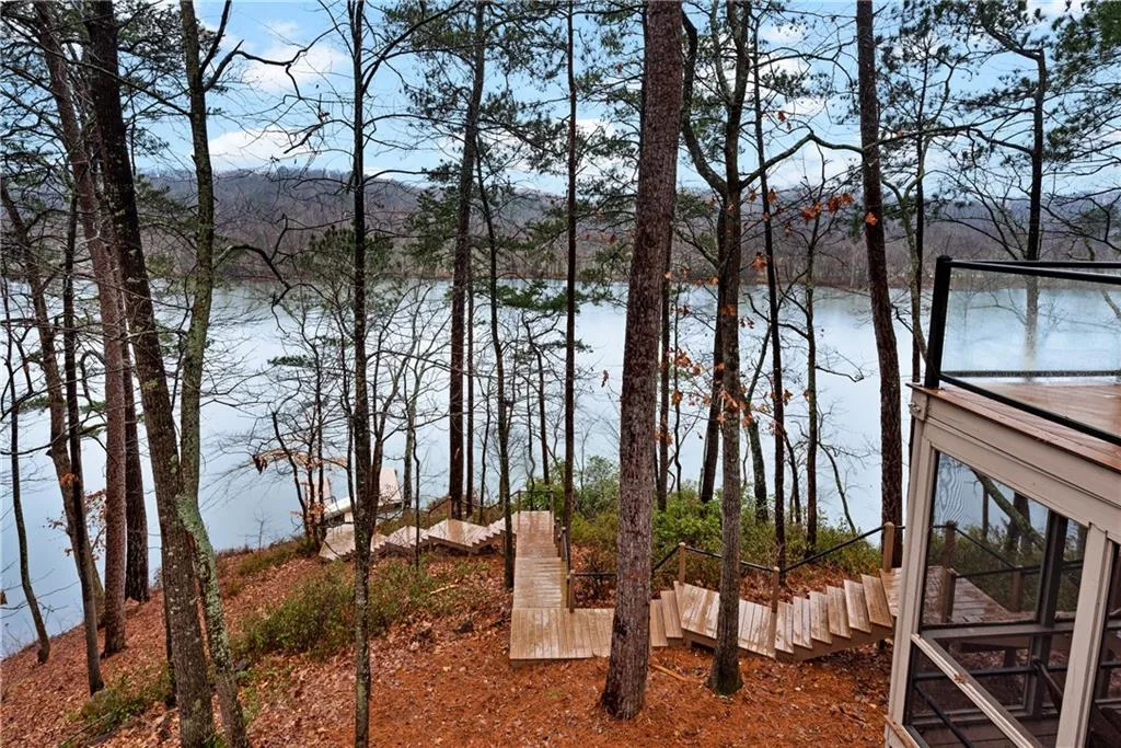 9615 Huntcliff Trace, Sandy Springs, Georgia 30350, 6 Bedrooms Bedrooms, ,5 BathroomsBathrooms,Residential,Sold,9615 Huntcliff Trace,6863764