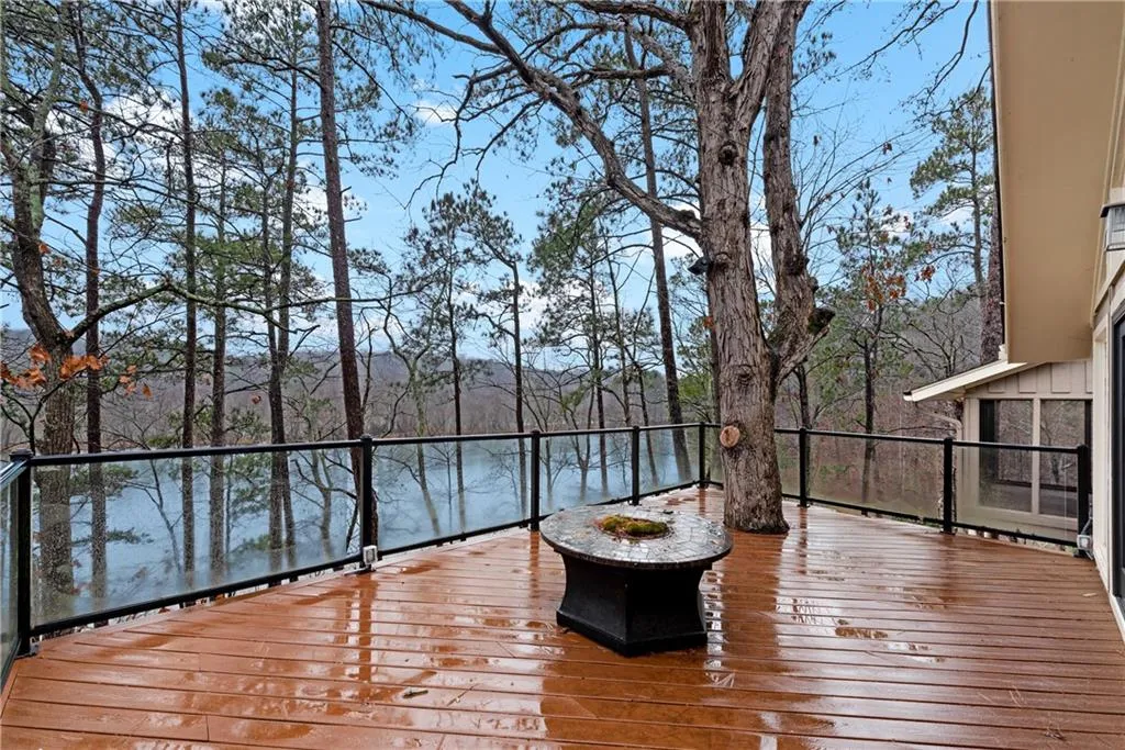 9615 Huntcliff Trace, Sandy Springs, Georgia 30350, 6 Bedrooms Bedrooms, ,5 BathroomsBathrooms,Residential,Sold,9615 Huntcliff Trace,6863764