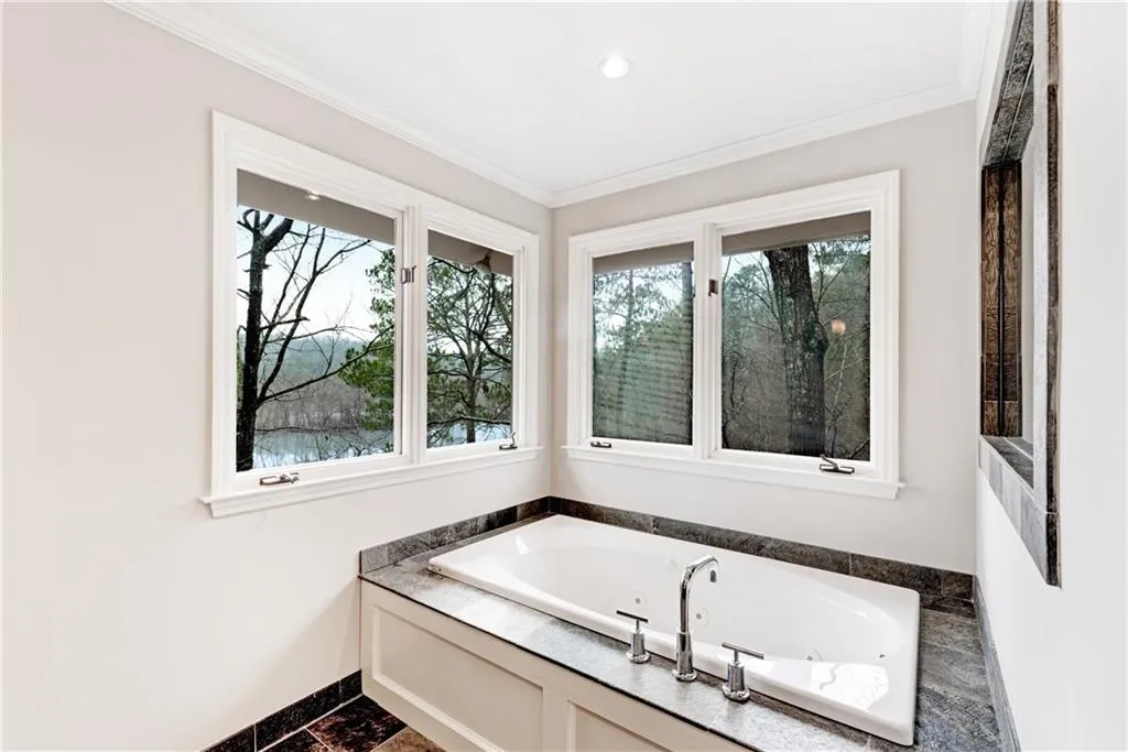 9615 Huntcliff Trace, Sandy Springs, Georgia 30350, 6 Bedrooms Bedrooms, ,5 BathroomsBathrooms,Residential,Sold,9615 Huntcliff Trace,6863764