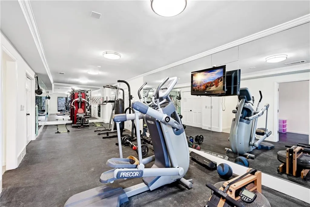 9615 Huntcliff Trace, Sandy Springs, Georgia 30350, 6 Bedrooms Bedrooms, ,5 BathroomsBathrooms,Residential,Sold,9615 Huntcliff Trace,6863764