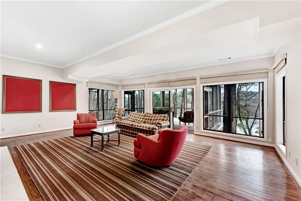 9615 Huntcliff Trace, Sandy Springs, Georgia 30350, 6 Bedrooms Bedrooms, ,5 BathroomsBathrooms,Residential,Sold,9615 Huntcliff Trace,6863764