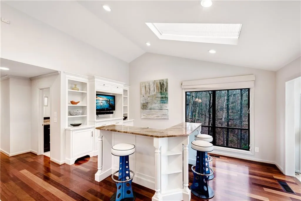 9615 Huntcliff Trace, Sandy Springs, Georgia 30350, 6 Bedrooms Bedrooms, ,5 BathroomsBathrooms,Residential,Sold,9615 Huntcliff Trace,6863764