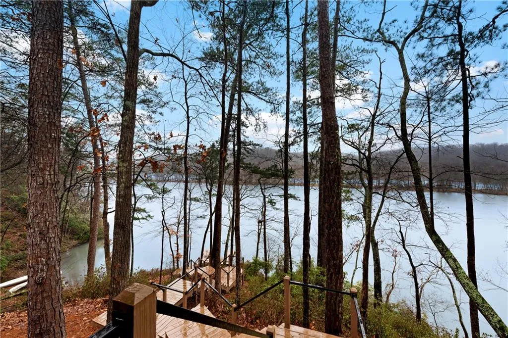 9615 Huntcliff Trace, Sandy Springs, Georgia 30350, 6 Bedrooms Bedrooms, ,5 BathroomsBathrooms,Residential,Sold,9615 Huntcliff Trace,6863764