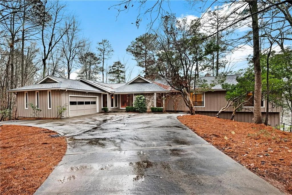 9615 Huntcliff Trace, Sandy Springs, Georgia 30350, 6 Bedrooms Bedrooms, ,5 BathroomsBathrooms,Residential,Sold,9615 Huntcliff Trace,6863764