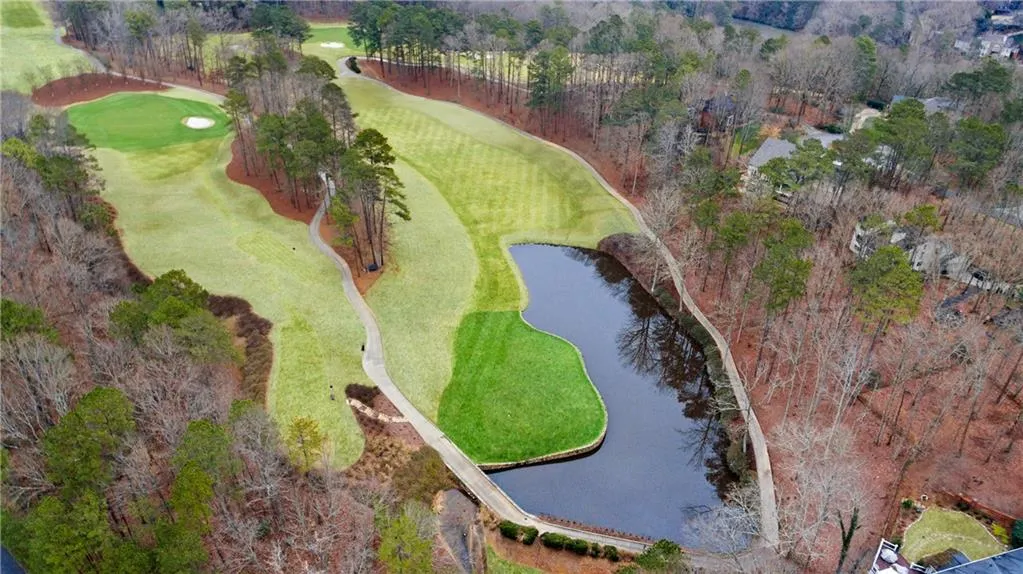 9615 Huntcliff Trace, Sandy Springs, Georgia 30350, 6 Bedrooms Bedrooms, ,5 BathroomsBathrooms,Residential,Sold,9615 Huntcliff Trace,6863764