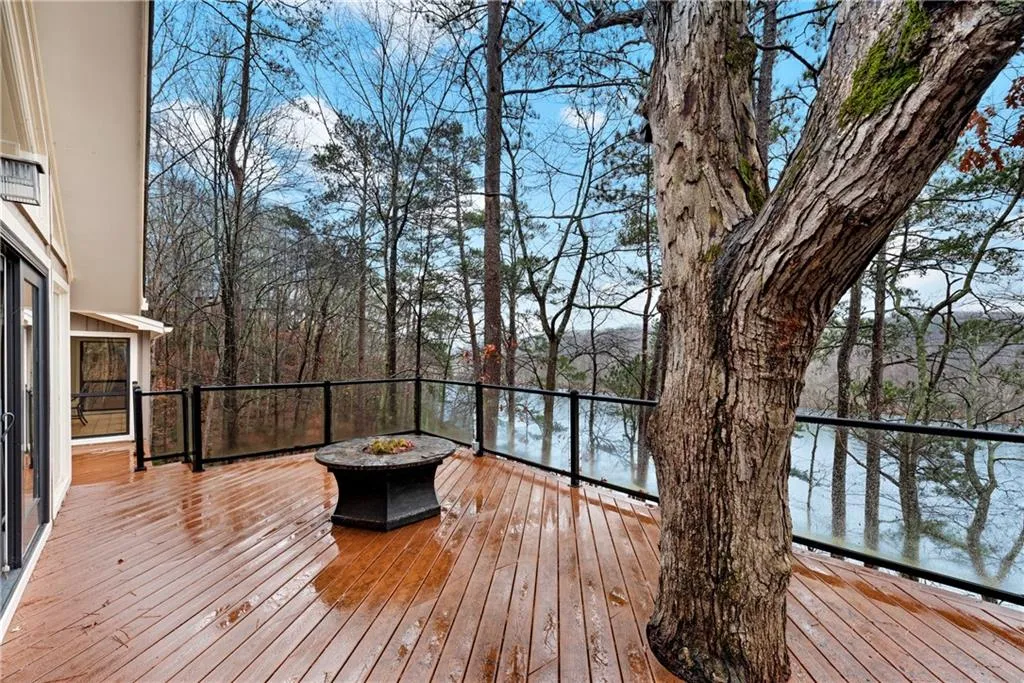 9615 Huntcliff Trace, Sandy Springs, Georgia 30350, 6 Bedrooms Bedrooms, ,5 BathroomsBathrooms,Residential,Sold,9615 Huntcliff Trace,6863764