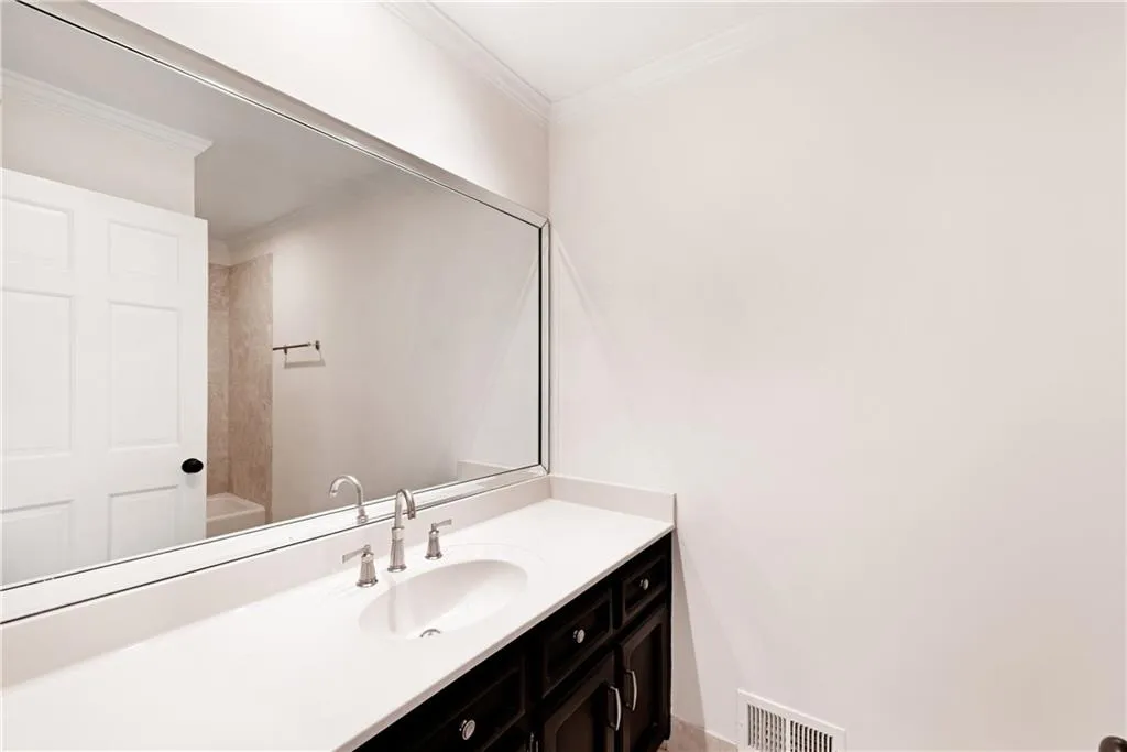 9615 Huntcliff Trace, Sandy Springs, Georgia 30350, 6 Bedrooms Bedrooms, ,5 BathroomsBathrooms,Residential,Sold,9615 Huntcliff Trace,6863764