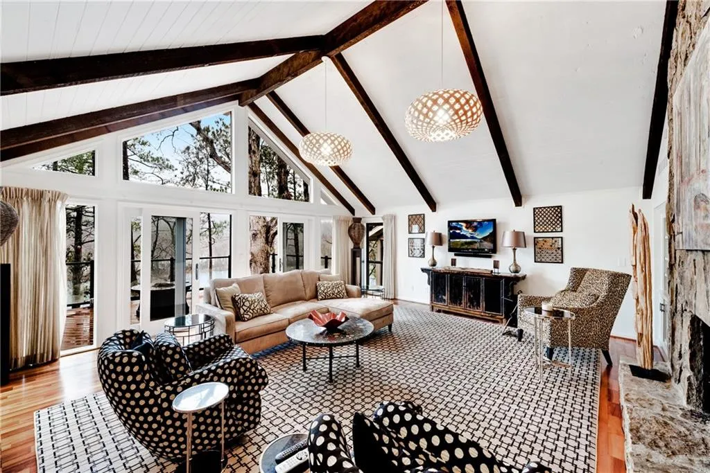 9615 Huntcliff Trace, Sandy Springs, Georgia 30350, 6 Bedrooms Bedrooms, ,5 BathroomsBathrooms,Residential,Sold,9615 Huntcliff Trace,6863764