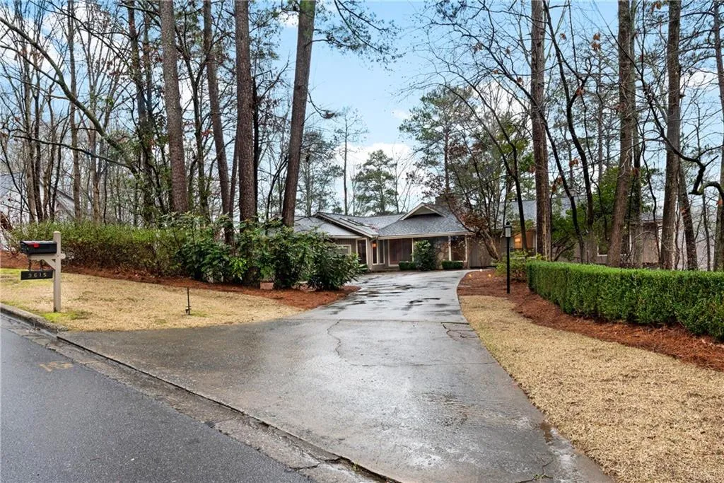 9615 Huntcliff Trace, Sandy Springs, Georgia 30350, 6 Bedrooms Bedrooms, ,5 BathroomsBathrooms,Residential,Sold,9615 Huntcliff Trace,6863764