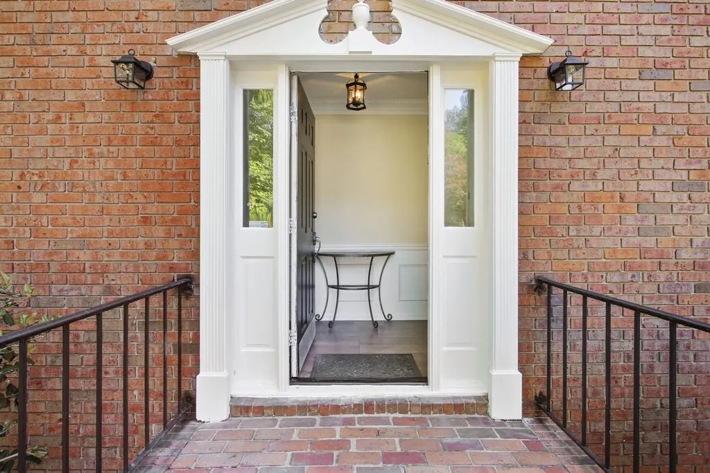 8923 Carroll Manor Drive, Sandy Springs, Georgia 30350, 3 Bedrooms Bedrooms, ,2 BathroomsBathrooms,Residential,Sold,8923 Carroll Manor Drive,6720459
