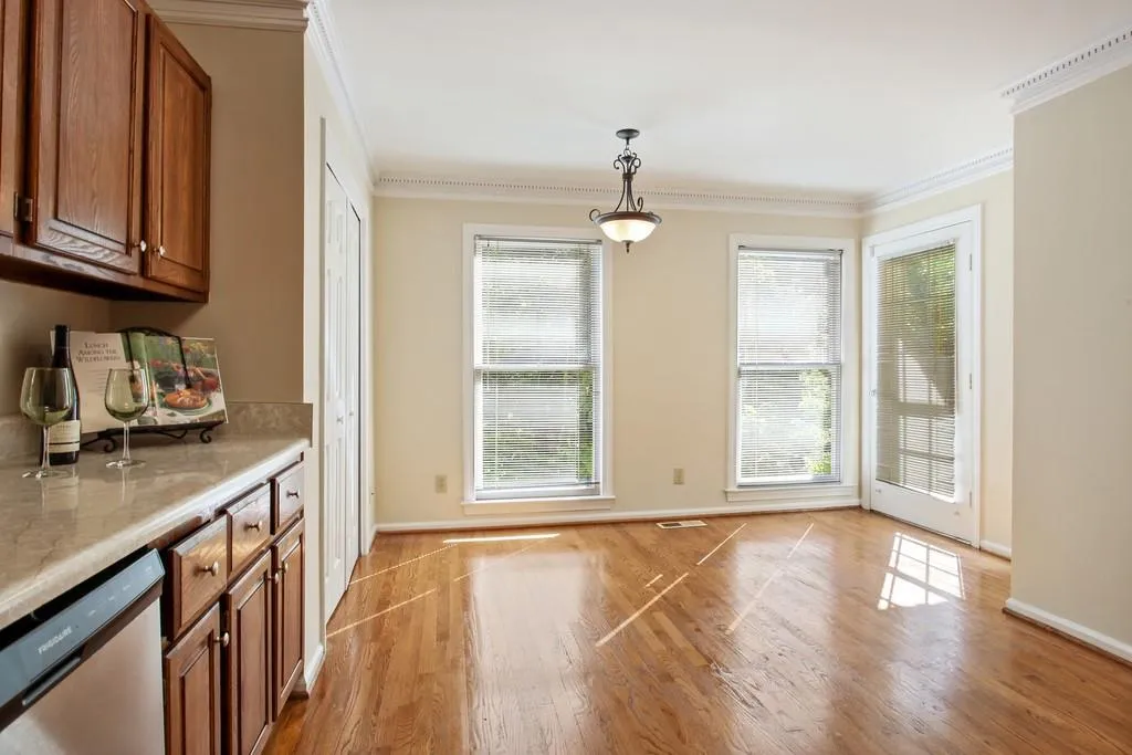 8923 Carroll Manor Drive, Sandy Springs, Georgia 30350, 3 Bedrooms Bedrooms, ,2 BathroomsBathrooms,Residential,Sold,8923 Carroll Manor Drive,6720459