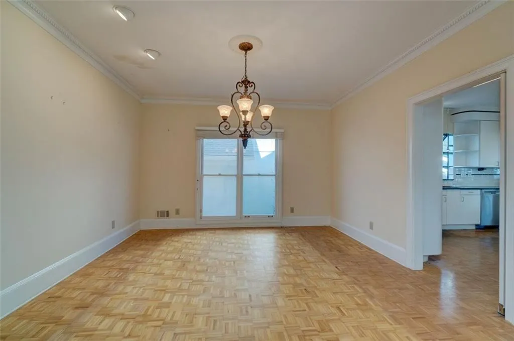 32 Ridgemere Trace, Sandy Springs, Georgia 30328, 5 Bedrooms Bedrooms, ,3 BathroomsBathrooms,Residential,Sold,32 Ridgemere Trace,5946452