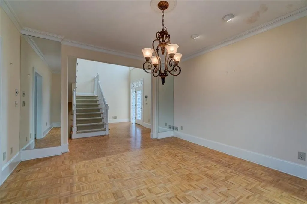 32 Ridgemere Trace, Sandy Springs, Georgia 30328, 5 Bedrooms Bedrooms, ,3 BathroomsBathrooms,Residential,Sold,32 Ridgemere Trace,5946452