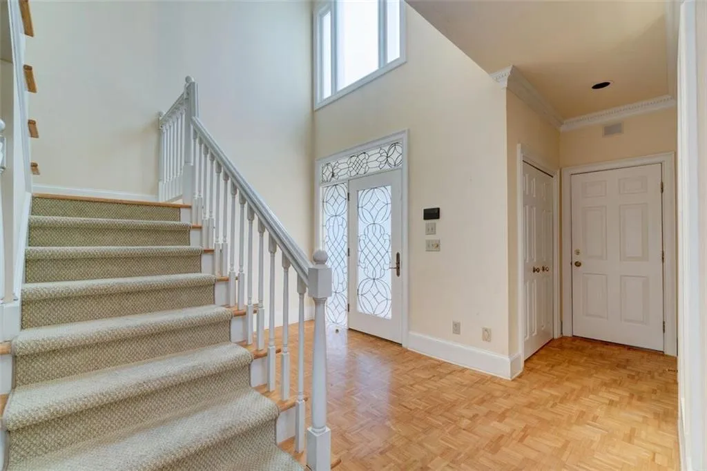 32 Ridgemere Trace, Sandy Springs, Georgia 30328, 5 Bedrooms Bedrooms, ,3 BathroomsBathrooms,Residential,Sold,32 Ridgemere Trace,5946452