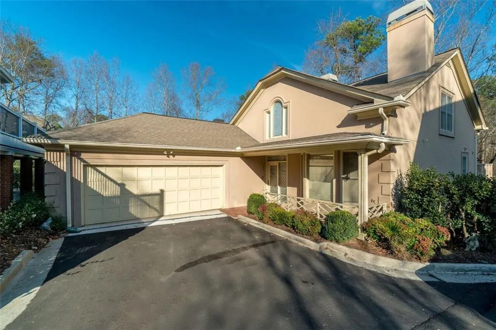 32 Ridgemere Trace, Sandy Springs, Georgia 30328, 5 Bedrooms Bedrooms, ,3 BathroomsBathrooms,Residential,Sold,32 Ridgemere Trace,5946452