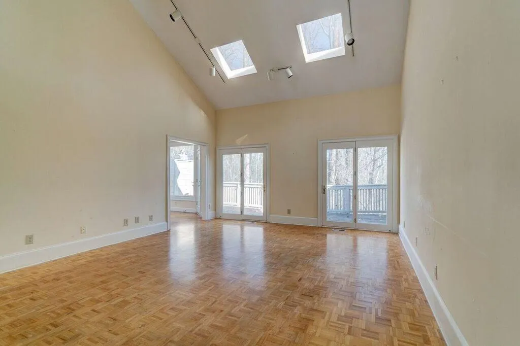 32 Ridgemere Trace, Sandy Springs, Georgia 30328, 5 Bedrooms Bedrooms, ,3 BathroomsBathrooms,Residential,Sold,32 Ridgemere Trace,5946452