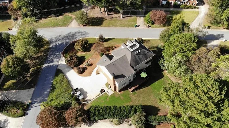 7545 Hunters Woods Drive, Sandy Springs, Georgia 30350, 5 Bedrooms Bedrooms, ,3 BathroomsBathrooms,Residential,Sold,7545 Hunters Woods Drive,6631030