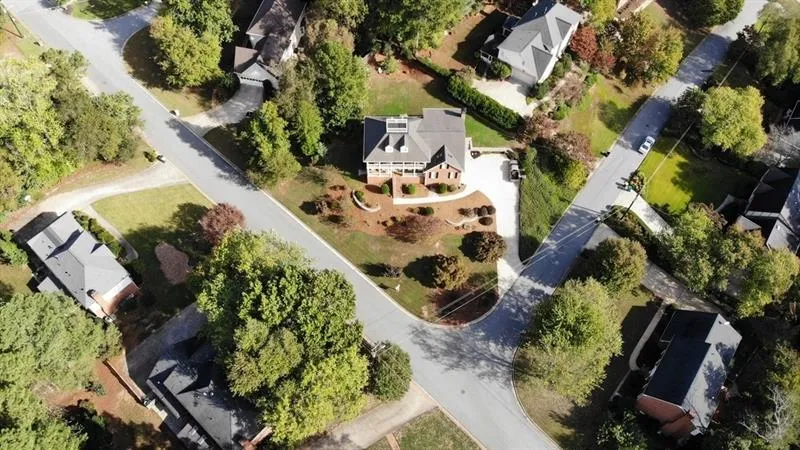 7545 Hunters Woods Drive, Sandy Springs, Georgia 30350, 5 Bedrooms Bedrooms, ,3 BathroomsBathrooms,Residential,Sold,7545 Hunters Woods Drive,6631030