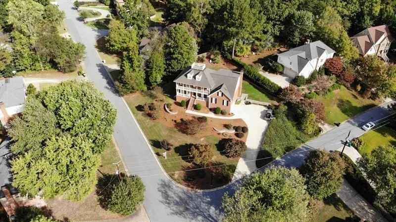 7545 Hunters Woods Drive, Sandy Springs, Georgia 30350, 5 Bedrooms Bedrooms, ,3 BathroomsBathrooms,Residential,Sold,7545 Hunters Woods Drive,6631030