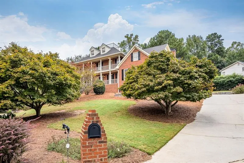 7545 Hunters Woods Drive, Sandy Springs, Georgia 30350, 5 Bedrooms Bedrooms, ,3 BathroomsBathrooms,Residential,Sold,7545 Hunters Woods Drive,6631030
