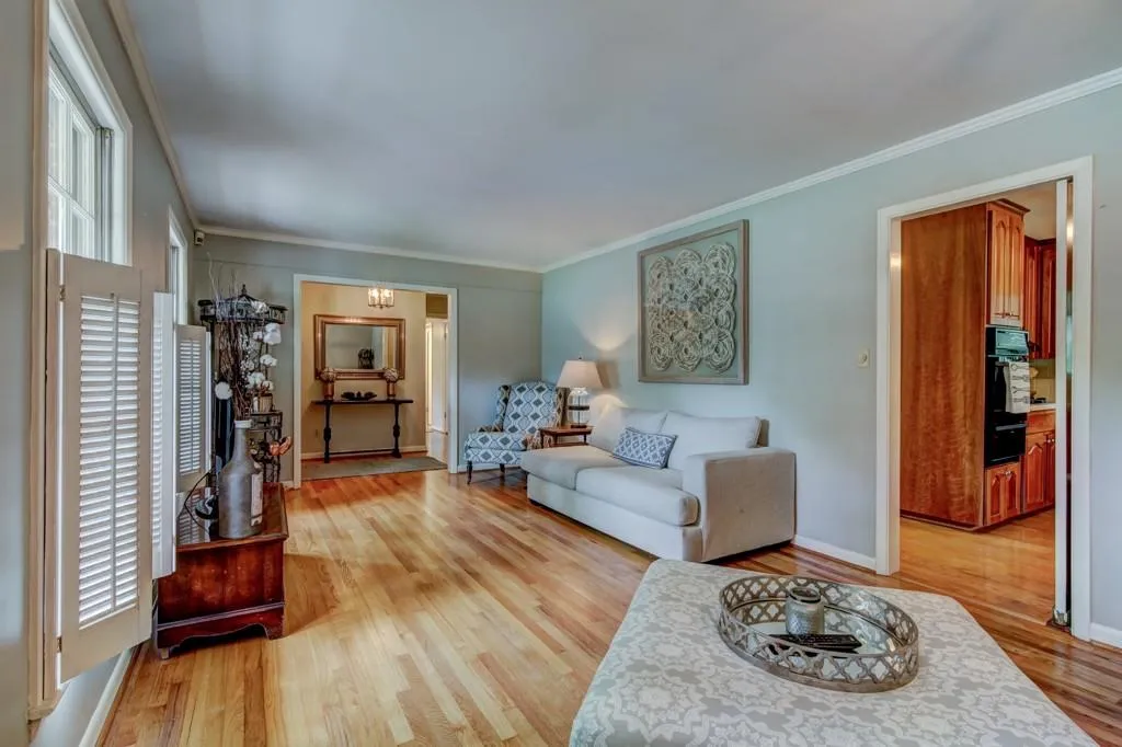 455 Glencourtney Drive, Sandy Springs, Georgia 30328, 3 Bedrooms Bedrooms, ,2 BathroomsBathrooms,Residential,Sold,455 Glencourtney Drive,5895622