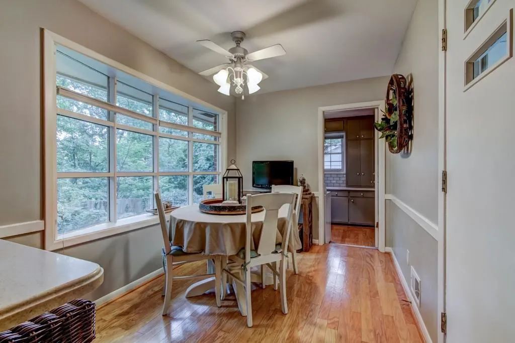 455 Glencourtney Drive, Sandy Springs, Georgia 30328, 3 Bedrooms Bedrooms, ,2 BathroomsBathrooms,Residential,Sold,455 Glencourtney Drive,5895622