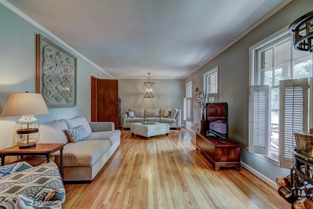 455 Glencourtney Drive, Sandy Springs, Georgia 30328, 3 Bedrooms Bedrooms, ,2 BathroomsBathrooms,Residential,Sold,455 Glencourtney Drive,5895622