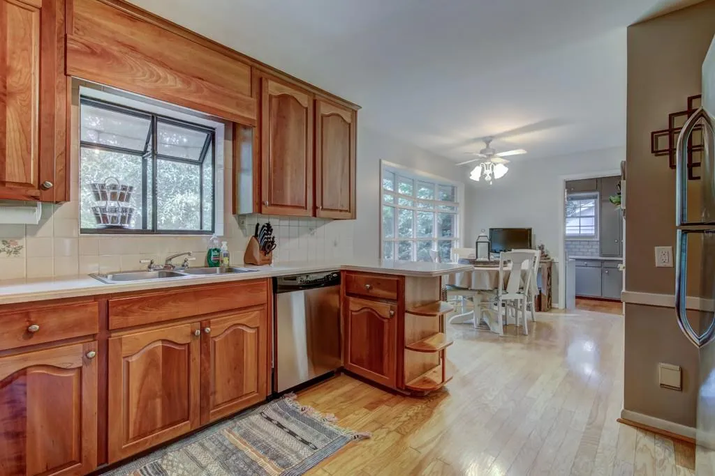 455 Glencourtney Drive, Sandy Springs, Georgia 30328, 3 Bedrooms Bedrooms, ,2 BathroomsBathrooms,Residential,Sold,455 Glencourtney Drive,5895622