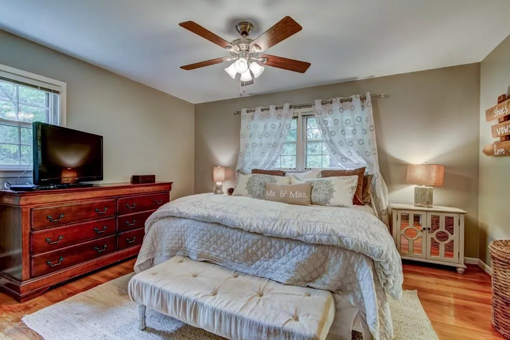 455 Glencourtney Drive, Sandy Springs, Georgia 30328, 3 Bedrooms Bedrooms, ,2 BathroomsBathrooms,Residential,Sold,455 Glencourtney Drive,5895622