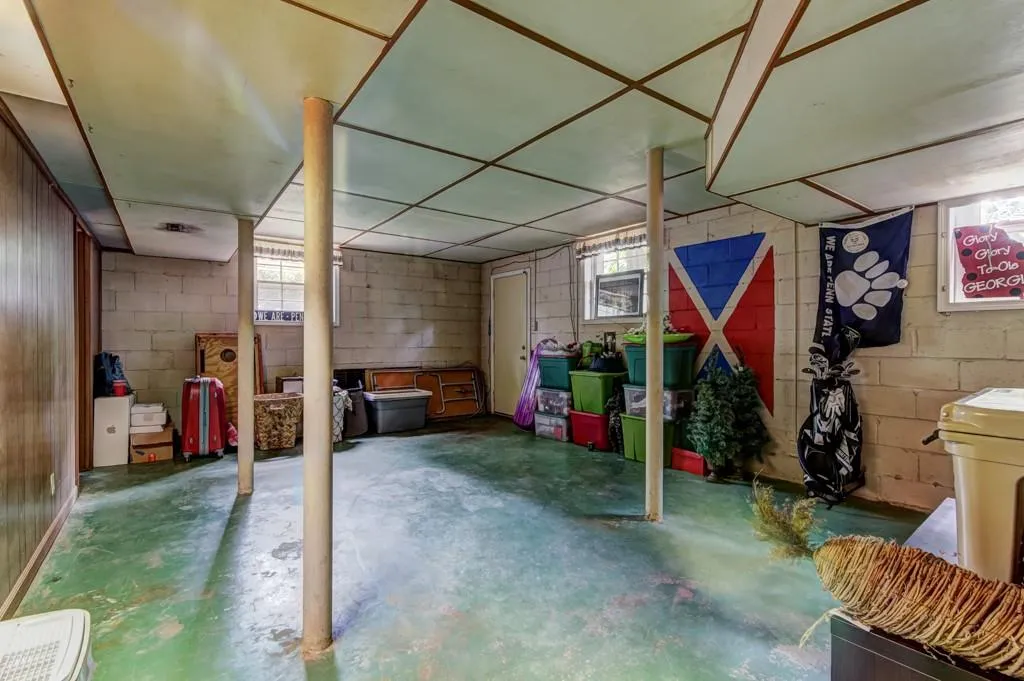 455 Glencourtney Drive, Sandy Springs, Georgia 30328, 3 Bedrooms Bedrooms, ,2 BathroomsBathrooms,Residential,Sold,455 Glencourtney Drive,5895622