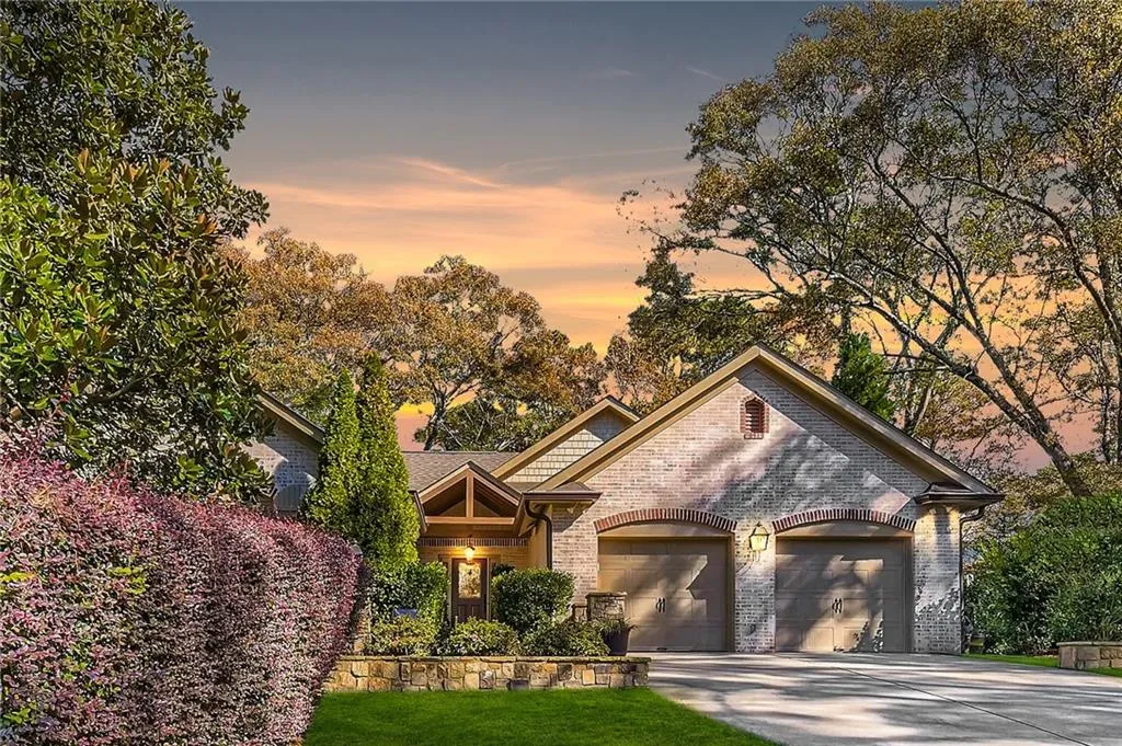 6399 N Hampton Drive, Sandy Springs, Georgia 30328, 4 Bedrooms Bedrooms, ,3 BathroomsBathrooms,Residential,Sold,6399 N Hampton Drive,7269055