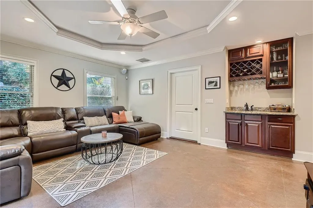 6399 N Hampton Drive, Sandy Springs, Georgia 30328, 4 Bedrooms Bedrooms, ,3 BathroomsBathrooms,Residential,Sold,6399 N Hampton Drive,7269055