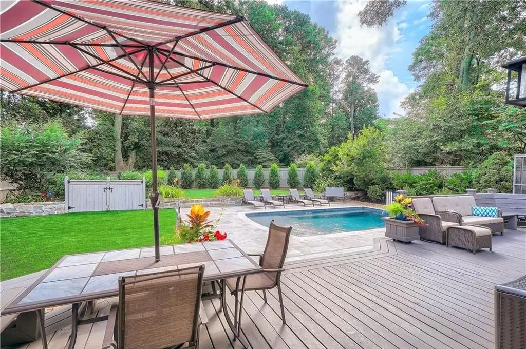 6399 N Hampton Drive, Sandy Springs, Georgia 30328, 4 Bedrooms Bedrooms, ,3 BathroomsBathrooms,Residential,Sold,6399 N Hampton Drive,7269055