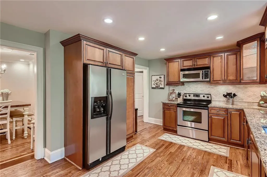 6399 N Hampton Drive, Sandy Springs, Georgia 30328, 4 Bedrooms Bedrooms, ,3 BathroomsBathrooms,Residential,Sold,6399 N Hampton Drive,7269055