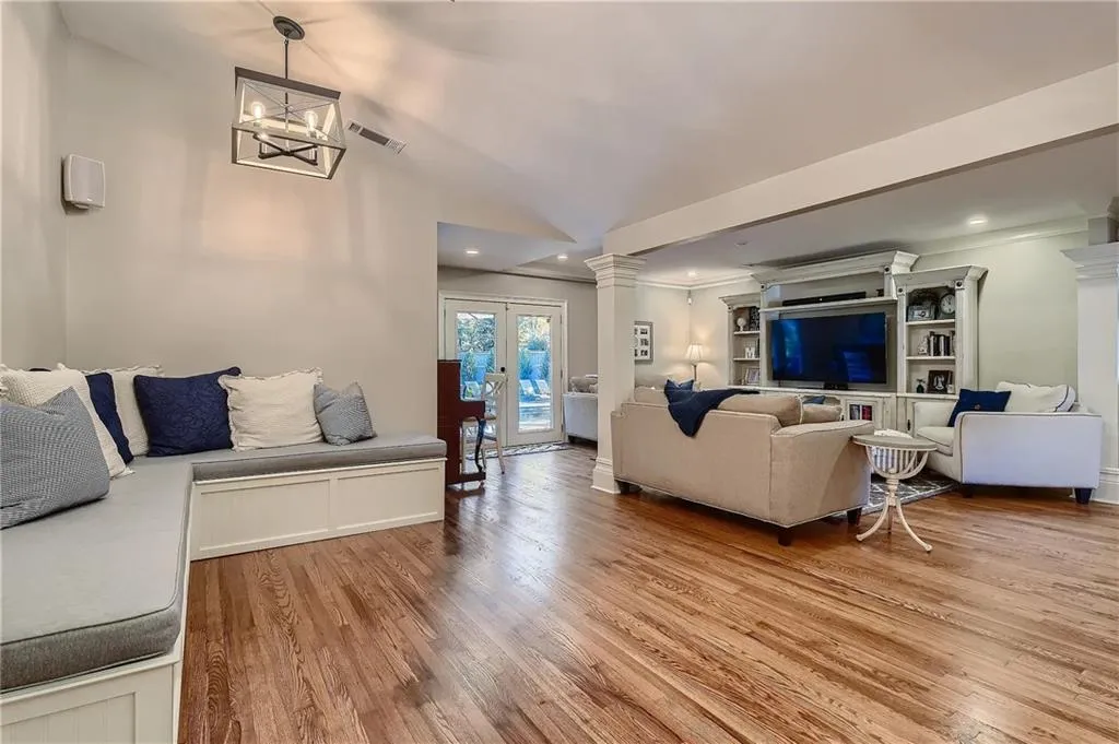 6399 N Hampton Drive, Sandy Springs, Georgia 30328, 4 Bedrooms Bedrooms, ,3 BathroomsBathrooms,Residential,Sold,6399 N Hampton Drive,7269055