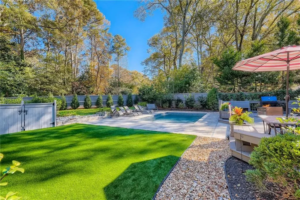 6399 N Hampton Drive, Sandy Springs, Georgia 30328, 4 Bedrooms Bedrooms, ,3 BathroomsBathrooms,Residential,Sold,6399 N Hampton Drive,7269055