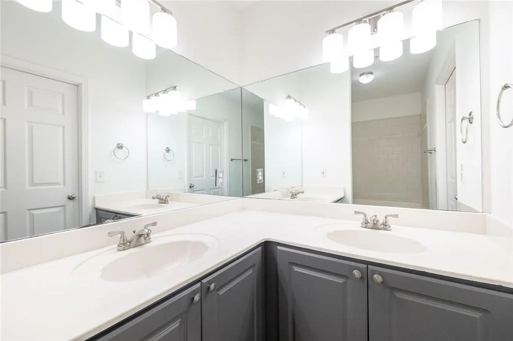 3334 Peachtree Road Ne Unit 905, Atlanta, Georgia 30326, 1 Bedroom Bedrooms, 0 ,1 BathroomBathrooms,Residential,For Sale,3334 Peachtree Road Ne Unit 905,7718094