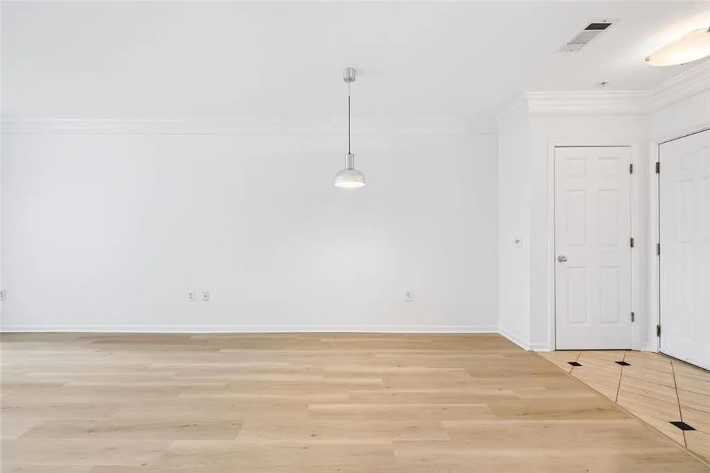 3334 Peachtree Road Ne Unit 905, Atlanta, Georgia 30326, 1 Bedroom Bedrooms, 0 ,1 BathroomBathrooms,Residential,For Sale,3334 Peachtree Road Ne Unit 905,7718094