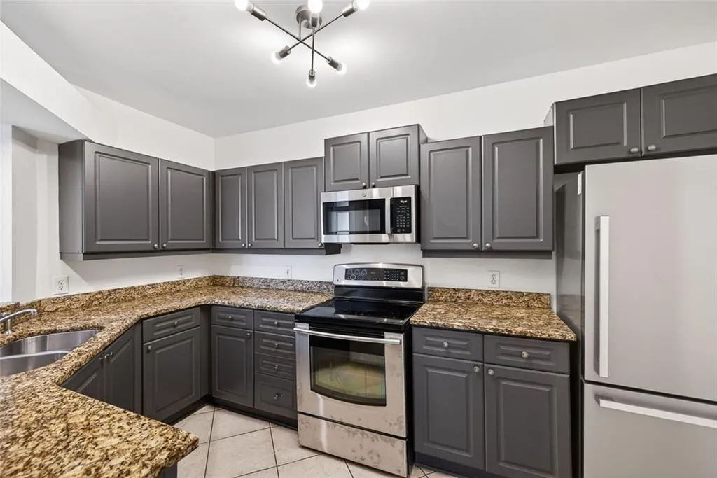 3334 Peachtree Road Ne Unit 905, Atlanta, Georgia 30326, 1 Bedroom Bedrooms, 0 ,1 BathroomBathrooms,Residential,For Sale,3334 Peachtree Road Ne Unit 905,7718094