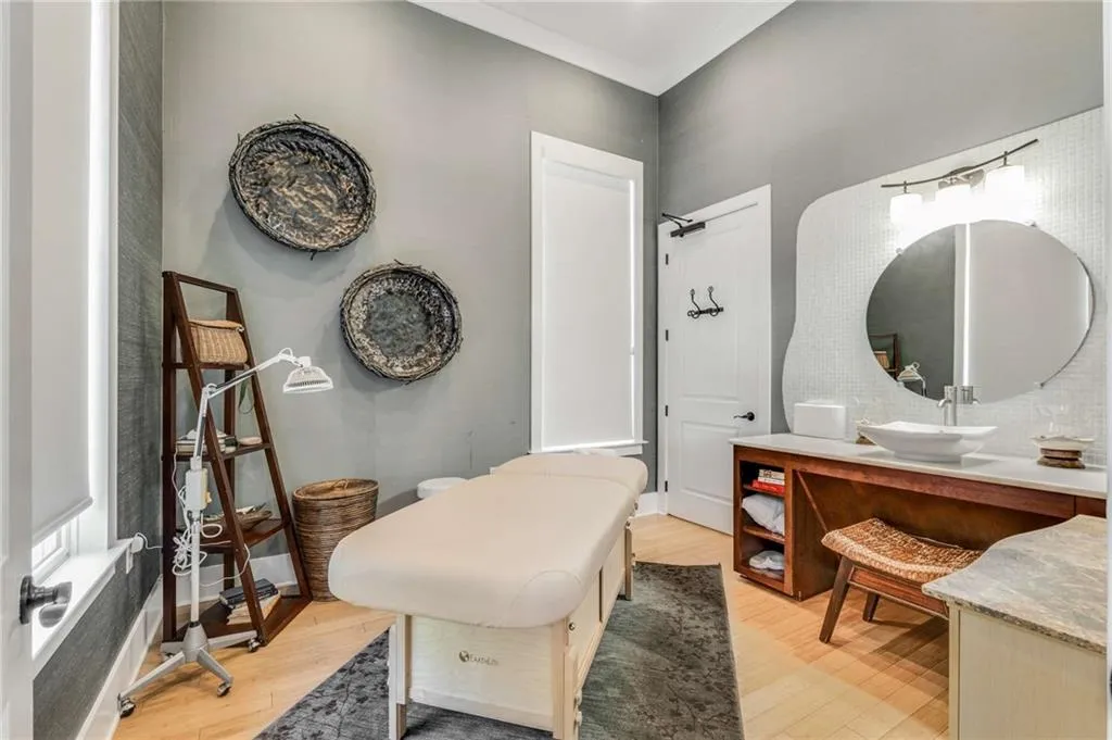 Perhaps you would like to schedule a massage, facial or mani/pedi. Look at this incredible spa room that you can either schedule with the resident esthetician or bring your own. Is this resort living or what?!