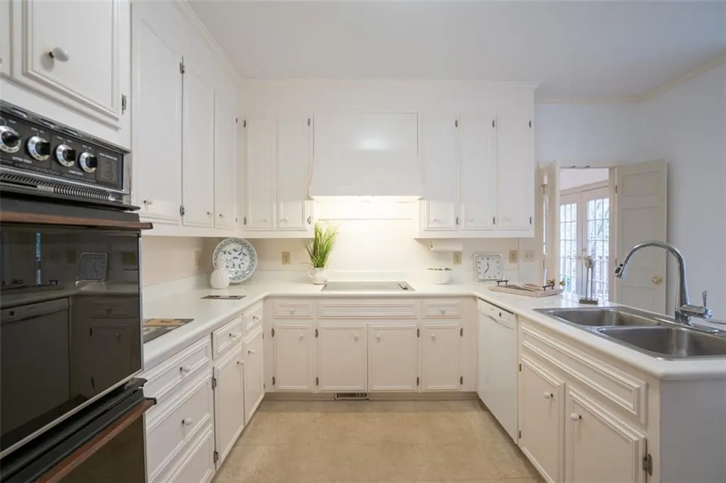 8660 The 5th Green, Sandy Springs, Georgia 30350, 4 Bedrooms Bedrooms, ,3 BathroomsBathrooms,Residential,Sold,8660 The 5th Green,6977446