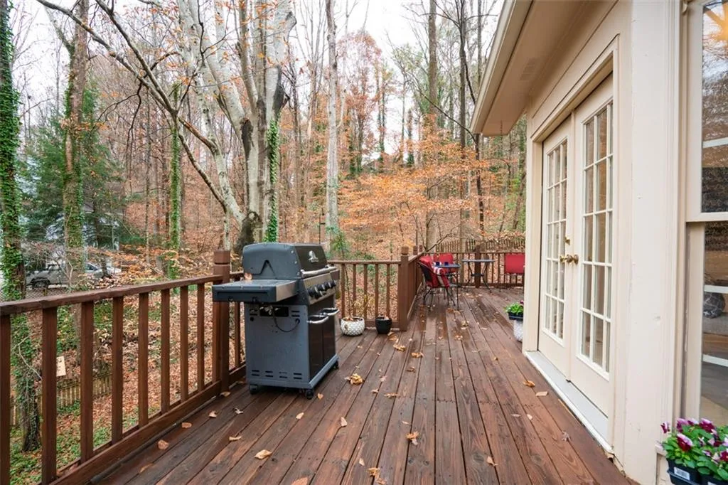 8660 The 5th Green, Sandy Springs, Georgia 30350, 4 Bedrooms Bedrooms, ,3 BathroomsBathrooms,Residential,Sold,8660 The 5th Green,6977446