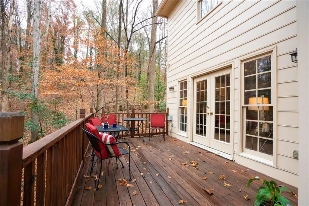 8660 The 5th Green, Sandy Springs, Georgia 30350, 4 Bedrooms Bedrooms, ,3 BathroomsBathrooms,Residential,Sold,8660 The 5th Green,6977446