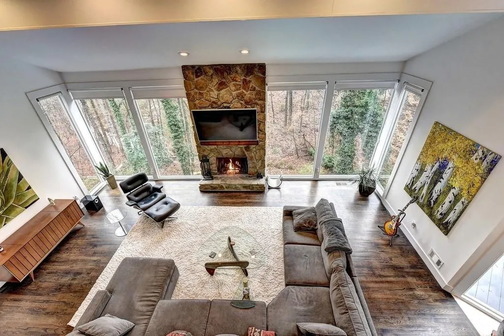 9445 Huntcliff Trace, Sandy Springs, Georgia 30350, 4 Bedrooms Bedrooms, ,4 BathroomsBathrooms,Residential,Sold,9445 Huntcliff Trace,6509288