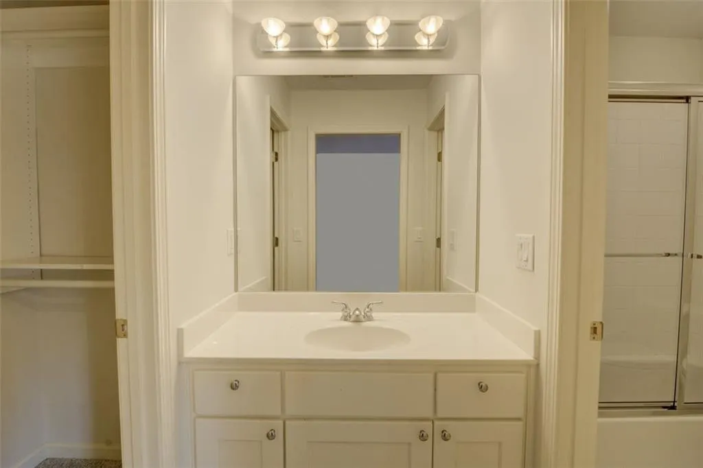 305 Hunting View Court, Sandy Springs, Georgia 30328, 4 Bedrooms Bedrooms, ,4 BathroomsBathrooms,Residential,Sold,305 Hunting View Court,7195680